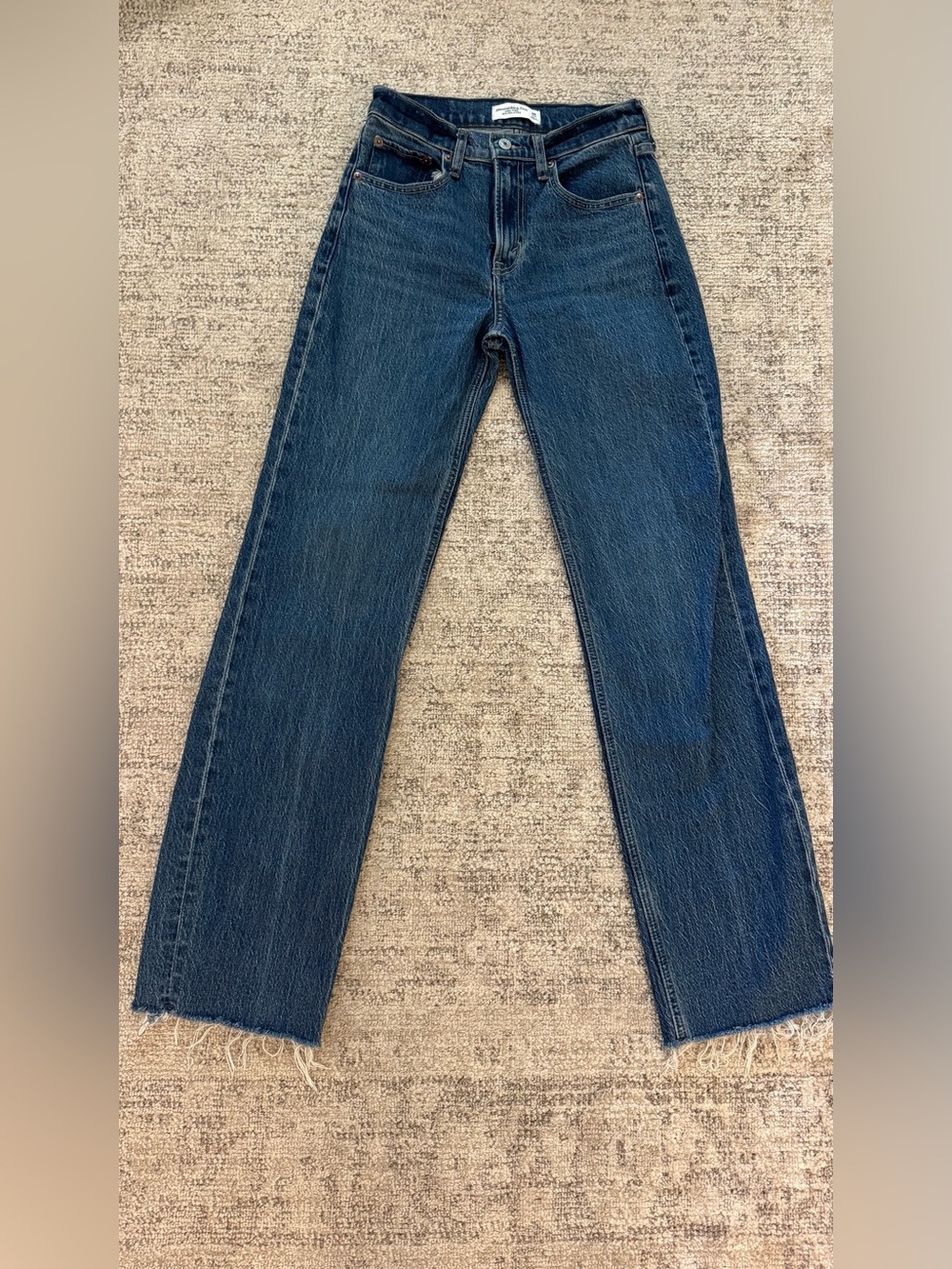 Abercrombie & Fitch High Rise ’90s Relaxed Jeans Size 25 Long Dark Wash Raw Hem